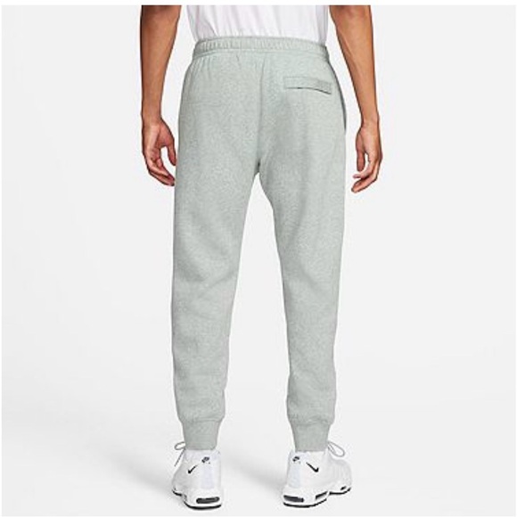 ❄️3/$15 Nike Sportswear Club Fleece Joggers Small - Picture 2 of 12